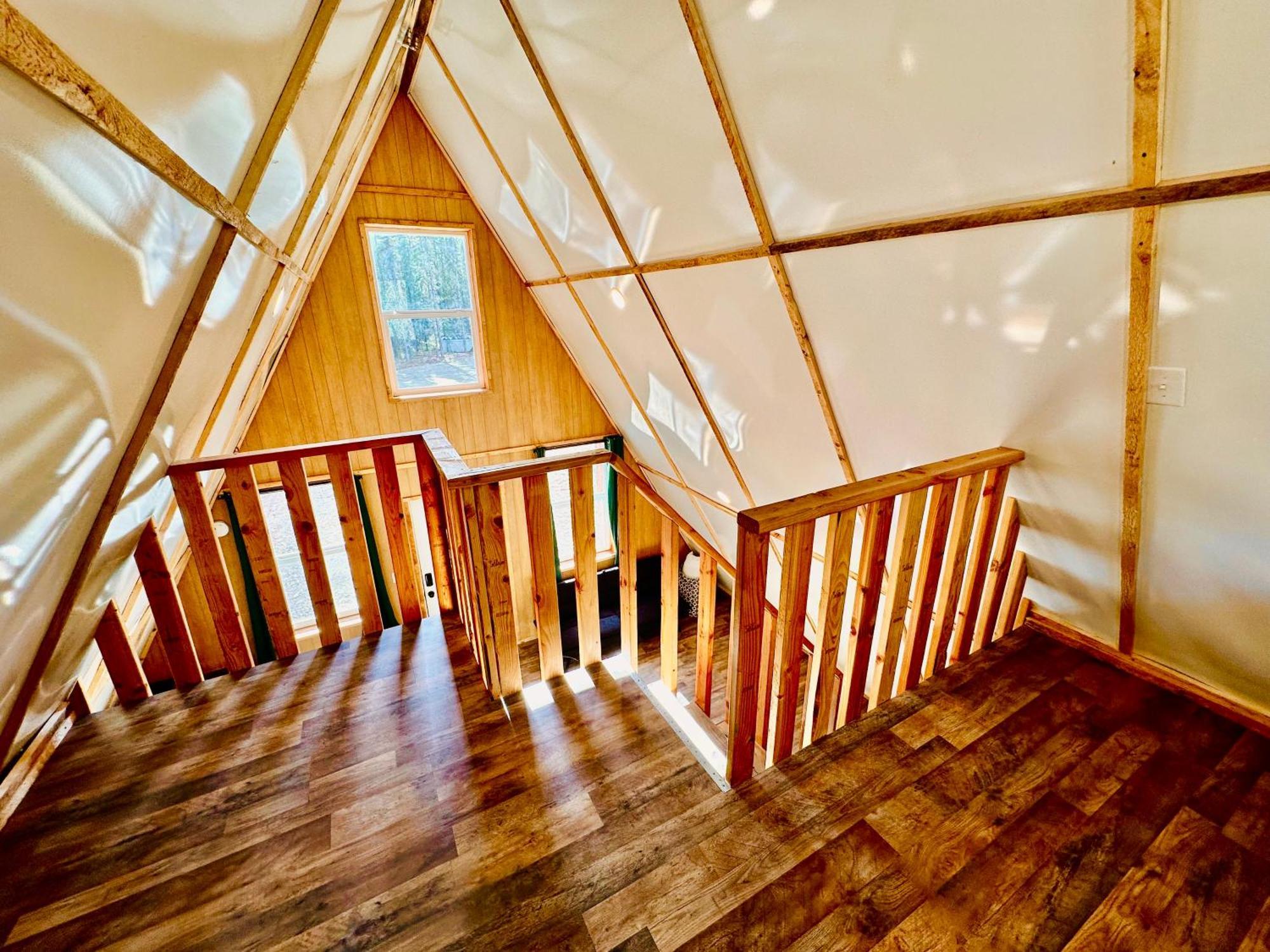 Roberts Lodge Tok Room photo